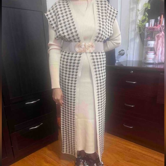 Beige and Black Houndstooth Long Cardigan Dress - Picture 14 of 14